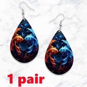 NWT Beautiful Zodiac Pisces on a Teardrop Shaped Pierced Dangle Earring!